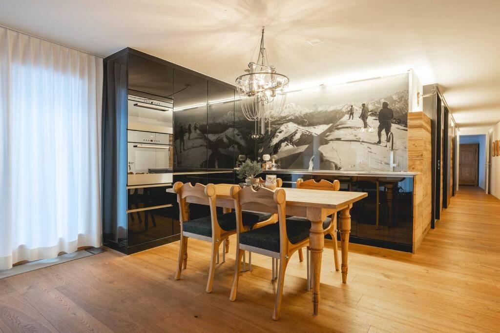 Stylish Home With Matterhorn View In The Center เซอร์แมท ภายนอก รูปภาพ