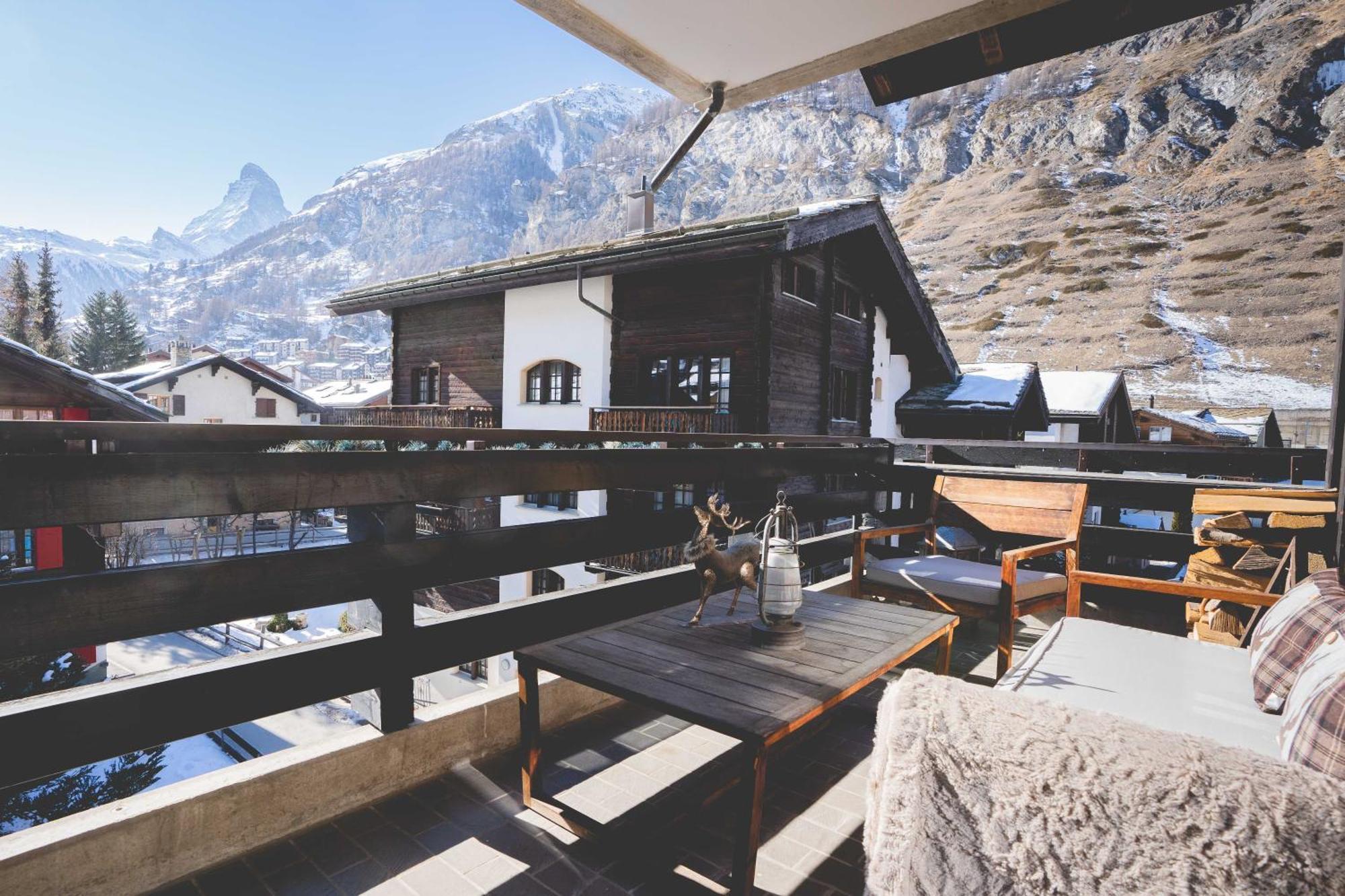 Stylish Home With Matterhorn View In The Center เซอร์แมท ภายนอก รูปภาพ